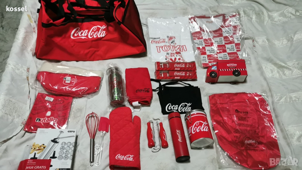 Кока-кола тениски, кърпа,термус и други за колекционери, снимка 1