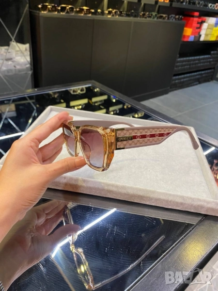 очила с черен обикновен калъф и ув защита gucci , снимка 1