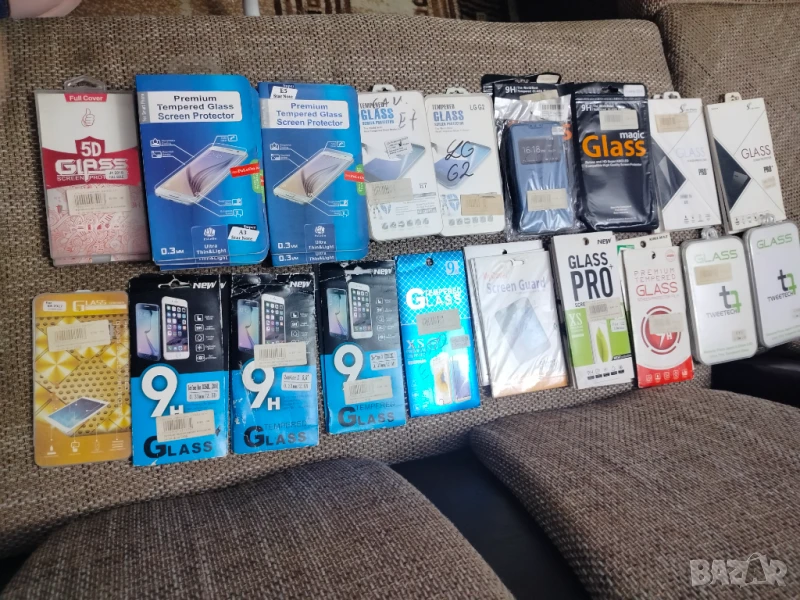 Продавам накуп или Разменям!!! 50 бр Стъклени Протектори, Фолиа и 20 бр силиконови кейса!! , снимка 1