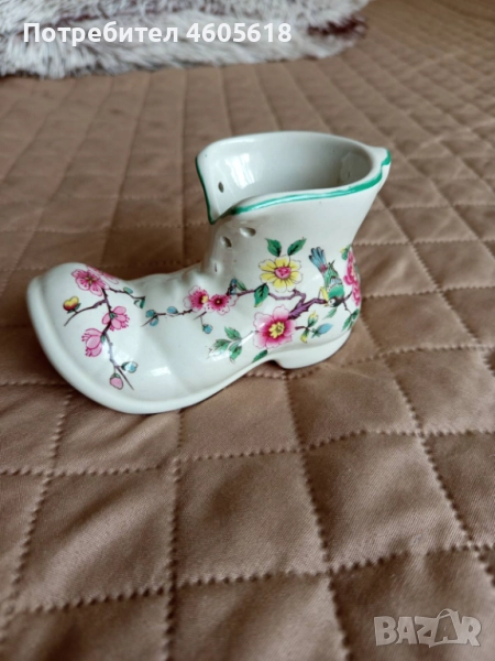 Порцеланова фигурка ботушче Old Foley , снимка 1