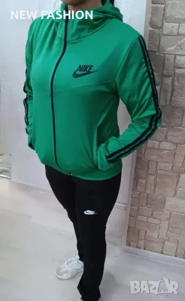 Дамски Екипи - Полиамид с Лека Вата 💫 Nike , снимка 1