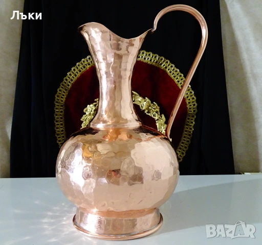 Медна кана за вино 2.5 л.,кована чиста червена мед. 