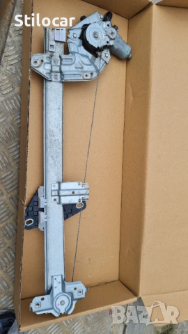 Стъклоповдигач/машинка стъкло/Honda Jazz 08-13г предна дясна