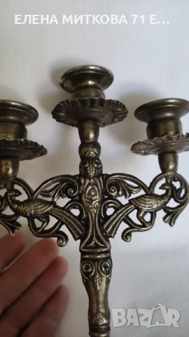 Стар метален свещник тройка с красиви орнаменти, снимка 3 - Антикварни и старинни предмети - 50869125