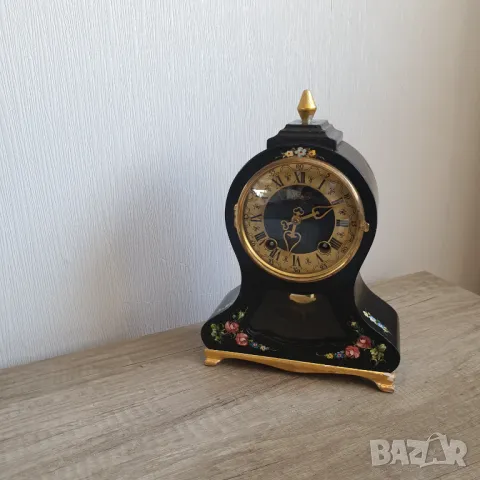 Механичен настолен швийцарски часовник ръчно рисуван