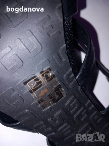 Guess, чисто нови елегантни обувки на ток от естествена кожа, снимка 2 - Сандали - 54086142