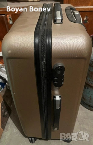 Куфар с твърди страни поликарбонат , снимка 4 - Куфари - 53598970