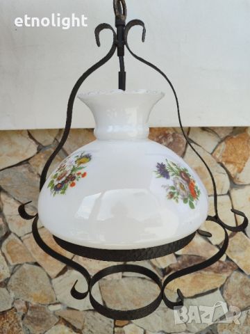 Старинен полилей от ковано желязо с голяма стъкленица с флорални мотиви , снимка 5 - Лампи за таван - 45313198