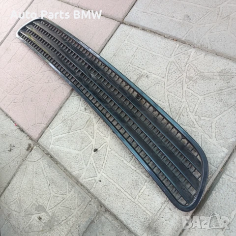 Решетка преден капак BMW E65 E66 Решетка преден капак БМВ Е65 Е66