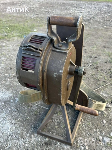 Военна Ръчна Сирена за Въздушна Тревога, снимка 9 - Антикварни и старинни предмети - 52772477