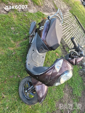 Бензинов скутер , снимка 7 - Мотоциклети и мототехника - 53708917