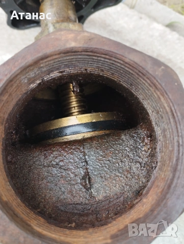 Чугунен кеклов кран 2 1/2 , снимка 2 - ВиК услуги - 54028638