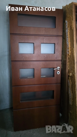 Продавам врати с каси