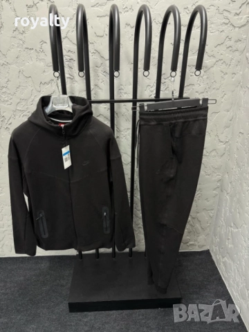 Nike Tech Черен Мъжки Екип 