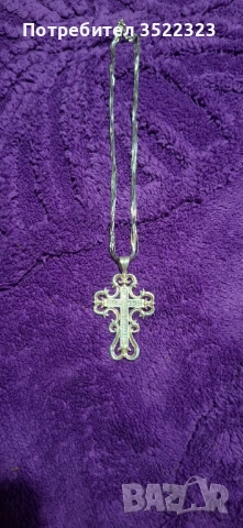Продавам колие с кръст