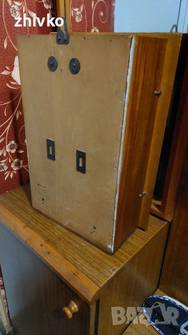 Ретро стенен часовник "Янтарь" (Yantar) – СССР, механичен, снимка 3 - Антикварни и старинни предмети - 53278878