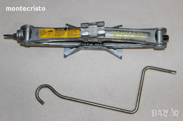 ✔️Оригинален крик Toyota Corolla E12 E120 (2002-2007г.) 0911102040 / 09111-02040 Тойота Корола, снимка 2 - Аксесоари и консумативи - 51686717