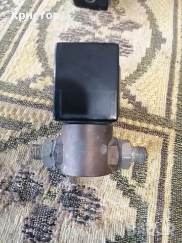 Продавам магнет вентил с бобина, снимка 2 - Други машини и части - 54043923