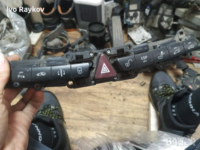 Панел бутони, авариен бутон за Mercedes S-Class, W220, 1998-2005г., 220 821 80 58, 2208218058, снимка 2 - Части - 53395345