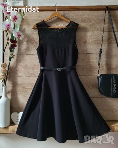 Черна разкроена рокля с дантела MANGO 