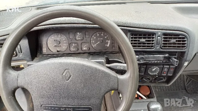 Продавам Рено 19 бензин/газ, снимка 6 - Автомобили и джипове - 49700330