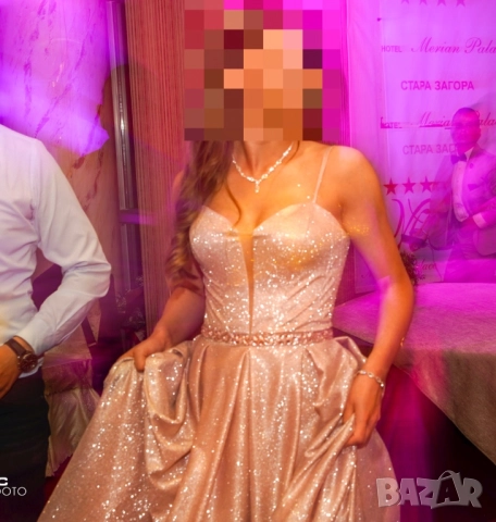 Официална рокля в розов брокат цвят