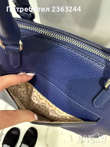 Дамска чанта Guess, снимка 3 - Чанти - 49783882