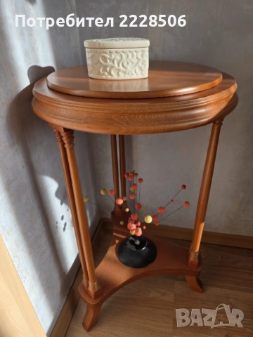 Помощна маса със скрито отделение!!! Много добро състояние!!!, снимка 2 - Маси - 52934375