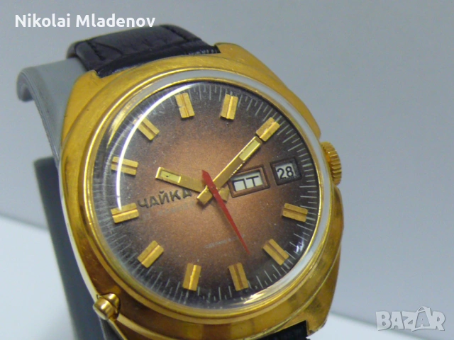 Съветски Позлатен ЧАЙКА/CHAIKA Мъжки ръчен часовник, работещ! С ден/дата, снимка 4 - Мъжки - 53178876