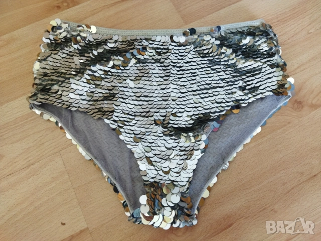 нови сребристи къси гащи с пайети 
