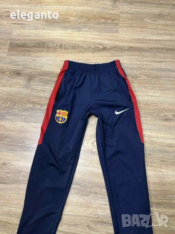 Оригинално мъжко долнище  Nike Barcelona , S размер , снимка 2 - Спортни дрехи, екипи - 53008018