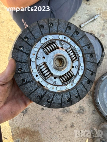 Демпферен маховик и комплект съединител 1.6TDI 105кс VW Audi Seat Skoda - CAYC/CAY, снимка 3 - Части - 53863171
