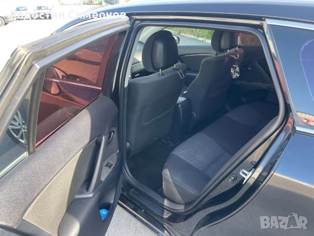 Toyota Avensis 2.0 126кс, снимка 15 - Автомобили и джипове - 46130180