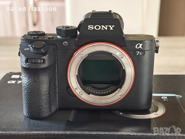 Фото апарат SONY A7S2 с две батерии зарядно и още аксесоари , снимка 4 - Фотоапарати - 54037589