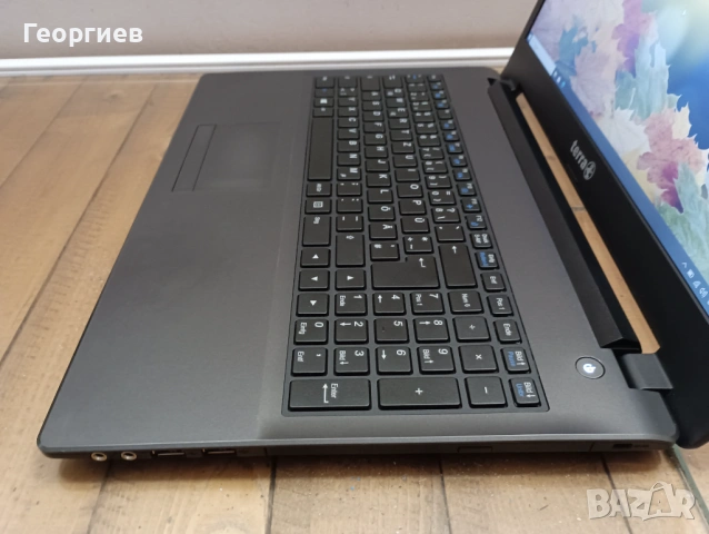 Лаптоп Tera Mobile 1513A / 15.6", снимка 5 - Лаптопи за работа - 53465204