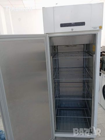 Професионален хладилник Gram

, снимка 1 - Хладилници - 45683640