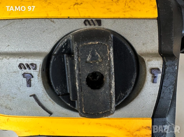 Dewalt D25415 - Електрически перфоратор 1000W 4.2J SDS Plus, снимка 4 - Перфоратори - 54186428