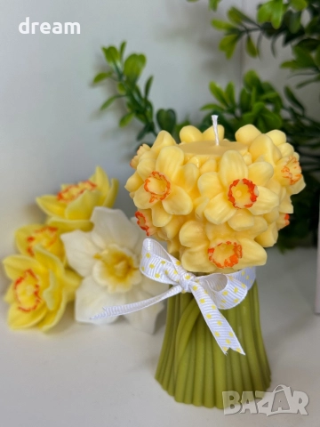 Соева свещ”Нарциси”, снимка 3 - Подаръци за жени - 52503152