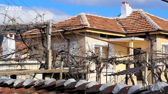 Къща с голям двор с.Ветрен, снимка 2 - Къщи - 52703381