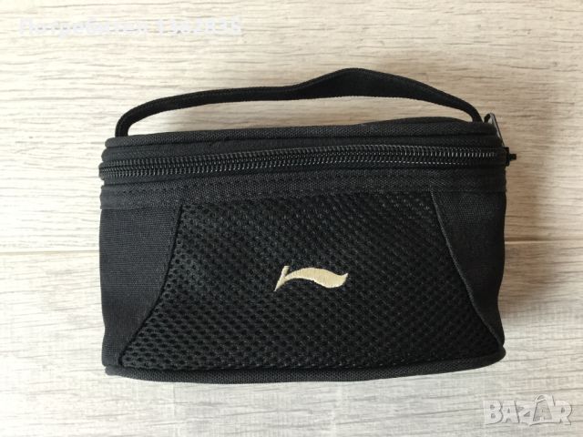НОВА 100 % оригинална малка черна ръчна чантичка чанта с цип на LINING