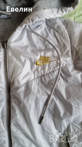 Горнище Nike M оригинално, снимка 2 - Спортни екипи - 53747811