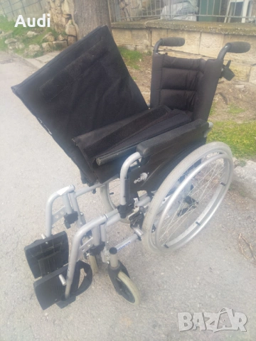 Сгъваема инвалидна рингова количка със степенки Марка: Eclip Ширина на седалката 45см Дълбочина 44см, снимка 3 - Инвалидни колички - 53721265