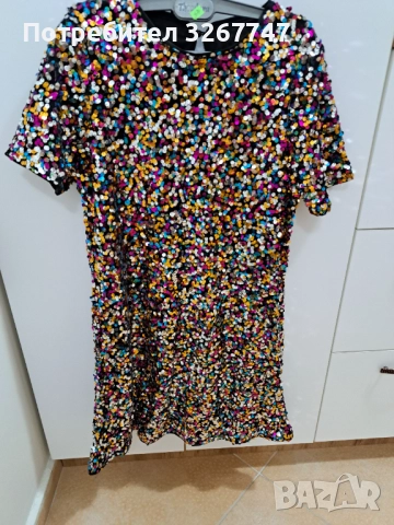 Подaрявам ракля с пайети,чисто нова, снимка 2 - Рокли - 52771459