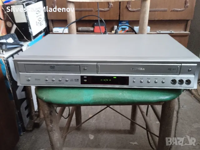 Video Dvd Combo Toshiba sd-24vl , снимка 1 - Плейъри, домашно кино, прожектори - 48650240