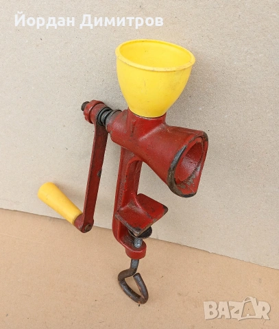 Стара машинка, снимка 2 - Антикварни и старинни предмети - 54170463