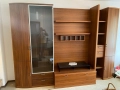 Модулен холов шкаф с витрина и място за телевизор, снимка 3
