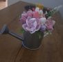 Лейка с глицеринови цветя , снимка 1 - Декорация за дома - 45914131