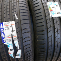 2 бр.Нови летни гуми Michelin 255 45 19 dot0517 цената е за брой!, снимка 2 - Гуми и джанти - 44936775