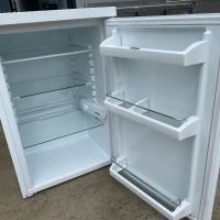 Малък хладилник Либхер, снимка 1 - Хладилници - 45782467