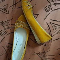 обувки цвят горчица, снимка 1 - Дамски ежедневни обувки - 45295793